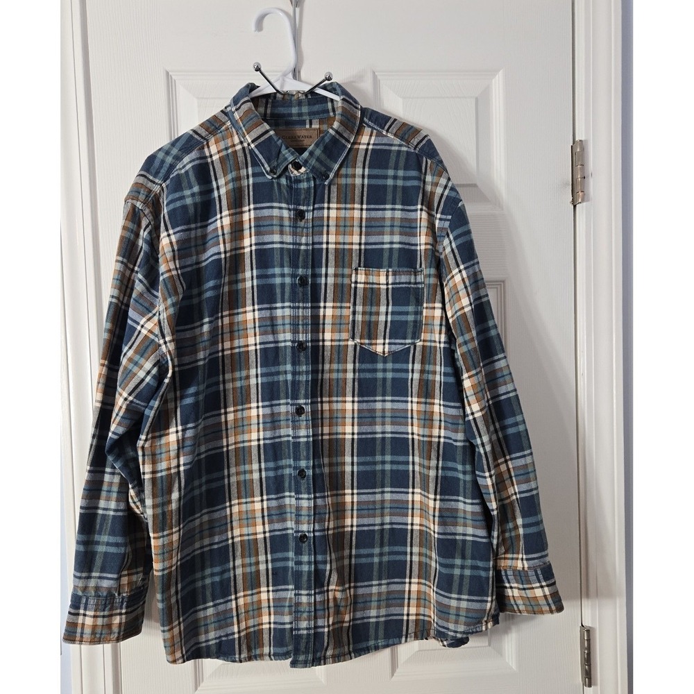 Clear Water Womans Outfitters Long sleeve Plaid Shirt Size XL Fannel